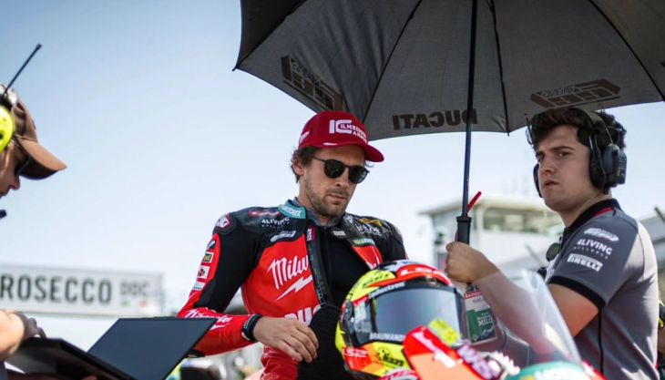 Mit dem achten Saison Event in Donington Park, ging die Supersport Weltmeisterschaft nach einer eimonatigen Pause weiter.