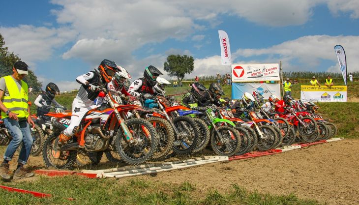 Am 23. August steigt Runde 4 zum OÖ Motocross Cup. Die Rennen finden auf der beliebten Rennstrecke im Othmar Pflügl Motorsportpark in Taufkirchen an der Trattnach statt. 