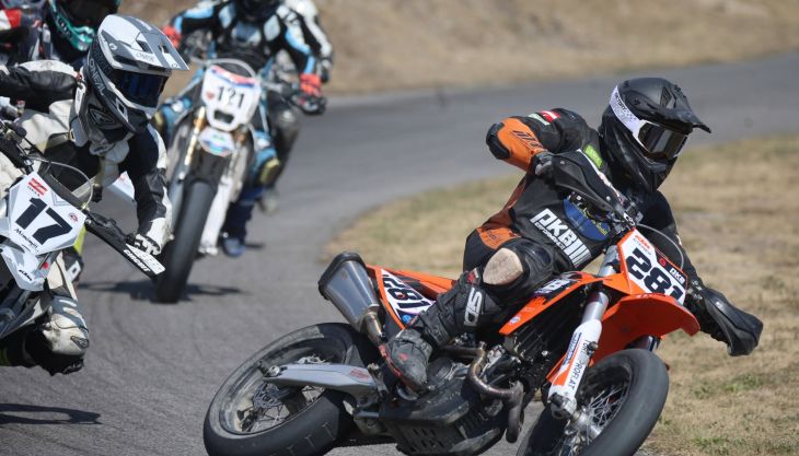 Was für ein Wochenende für Christoph281 bei der Supermoto-Österreich-Meisterschaft in Bad Fischau - Doppelsieg trotz starker Konkurrenz! 