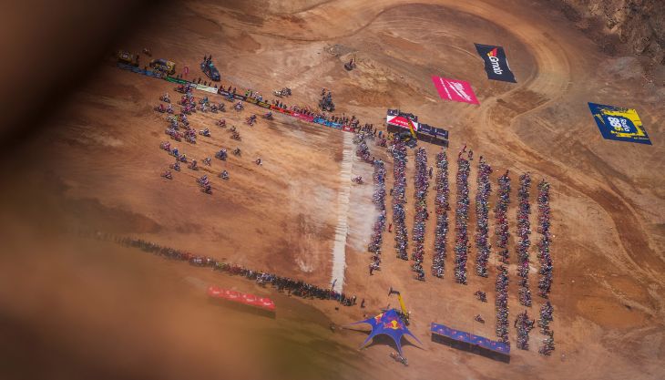 Seit Februar 2026 macht die neue Plattform die internationale Fahrerpräsenz im Offroad-Motorradsport sichtbar – übersichtlich, transparent und jederzeit nachvollziehbar. Die Weiterentwicklung für 2027 ist bereits in Vorbereitung.