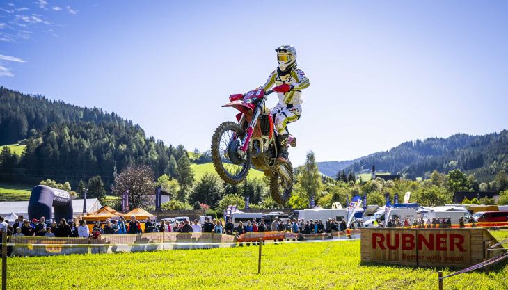 Am vergangenen Wochenende durfte der Jugendstaatsmeister aus 2025 die brandneue Ducati 450 EDS im Zuge des Enduro Trophy- und ÖM-Finales unter Rennbedingungen ausführlich testen. 