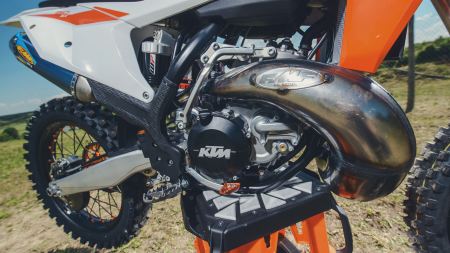KTM kündigt neue FMF Racing-Powerparts an