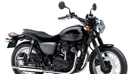 Sie gilt als eine der beständigsten und identifizierbarsten Kawasaki Motorrad Familien. Kawasakis Zweizylinder luftgekühlte W-Reihe erhält 2019 Zuwachs in Form der W800 Street. 