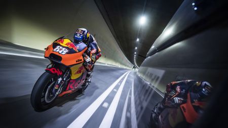Miguel Oliveira mit KTM-Rennbike im Gleinalmtunnel