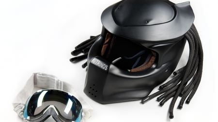 Nitrinos hat den Offroadhelm der besonderen Art - den Predator Cross.