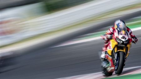 Kein Rennen verpassen: Superbike live und in HD bei ServusTV.