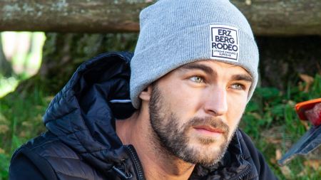 Fesche Kopfbedeckung vom Erzbergshop - schließlich kommt´s nicht nur drauf an was man im, sondern auch auf dem Kopf hat!