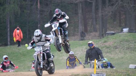 Am 27. und 28. April findet von jeweils 8 - 18 h bei der Fa. Adex in Loosdorf der Grenzland Cup statt.