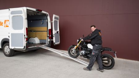 2RadTransporte transportiert Motorräder in Deutschland und Österreich schnell, sicher, zuverlässig und sympathisch von A nach B.