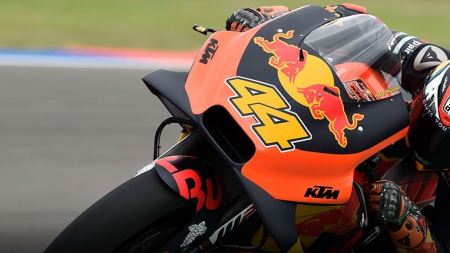 Mit dem Neukauf einer KTM im Juni sicherst du dir zusätzlich dein persönliches KTM FAN PACKAGE!