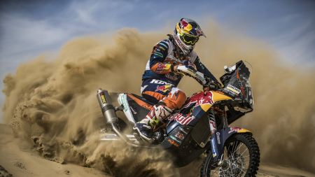 Dakar-Champ Matthias Walkner nimmt exklusiv sechs Gäste mit auf ein Motocross-Camp voller Drifts, Turns und Jumps in der X-Bowl Arena im Salzburger Paß Luegg und macht vor, wie man wirklich alles aus einer Maschine rausholen kann.