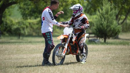 Motocross-Verleih.at bietet für Jederfrau und -mann das einzigartige Erlebnis, unter professioneller Einführung sein eigenes Offroad Abenteuer zu erleben. Schluss mit simplen Träumen - hier geht´s zur Realität!