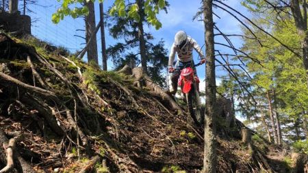 Inmitten der niederösterreichischen Voralpen entstand ein Enduropark, der jeden bisher gekannten Rahmen sprengt und dem Enduro Freizeitsportler wie dem Enduro Profi atemberaubende Strecken bietet.