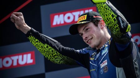 Der sym­pa­thische Racer aus Ried im Innkreis zeigt inzwischen große Erfolge in der WorldSSP.