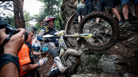 Alfredo Gomez (ESP, Rockstar Energy Husqvarna Factory Racing) gewinnt den Offroad Day 2 bei der "Sweet 16" Edition den Red Bull Romaniacs und erzielt an 7 von 10 Checkpoints die Bestzeiten. 