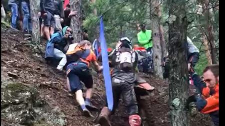 Vorort Impressionen einer Steilauffahrt der Red Bull Romaniacs Sweet 16 Edition - beeindruckende Leistung von Manuel Lettenbichler!