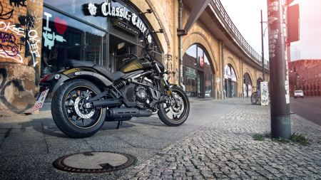 Die Kawasaki Vulcan S ist der Star im Cruiser-Segment. Durch ihr spezielles Design und das einzigartige ERGO-FIT-System ist die Vulcan S in ihrer Klasse einzigartig.