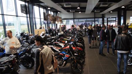 BMW und Vespa sind Marken, die aus vielen Gründen überzeugen - in der BikeFactory St. Pölten ist man hierzu bestens aufgehoben! 