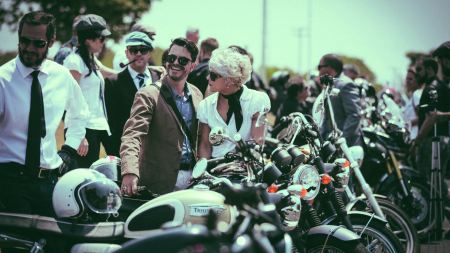 Zeit, das Bike zu putzen und den Anzug aus dem Schrank zu holen: Am Sonntag, den 29. September 2019 starten tausende Motorradfahrer weltweit beim „Distinguished Gentleman’s Ride“ (DGR). 