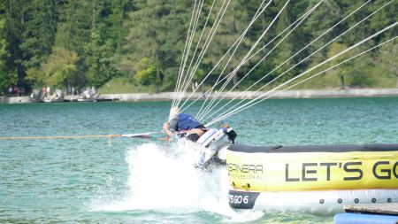 Absturz in Wolfgangsee! Drachensteigen mit der Vespa endet nicht wie geplant