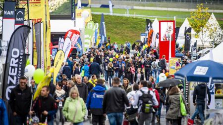 Tausende Besucher strömen seit Samstagmorgen zu den „Krone E-Mobility Play Days 2019“ an den Red Bull Ring - wir konnten vorab schon ein paar eindrücke sammeln.