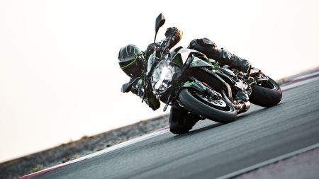 Kawasaki blickt mit seinen Z Modellen auf eine beinahe fünfzigjährige und lückenlose Geschichte zurück, welche 1972 mit der legendären Z1 begann.