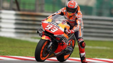 Leider beendete ein heftiger Highsider am Ausgang von Turn 1 zu Beginn seiner fliegenden Runde die Trainingssession von Marquez und wird den Weltmeister auf Platz 11 starten lassen. 