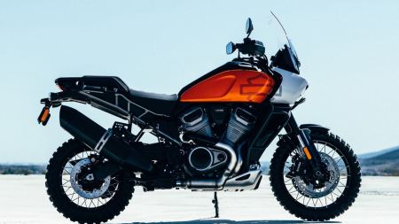 Harley-Davidson präsentiert seinen ersten Adventure-Tourer und seinen ersten Streetfighter sowie den neuen Revolution Max Motor