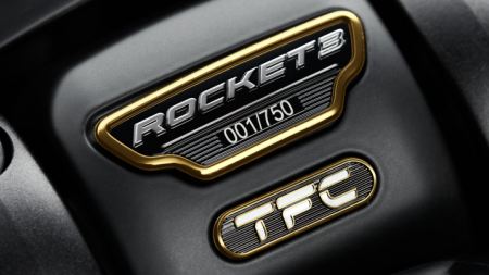 Persönliche Seriennummer der Rocket 3 TFC sichern und Gutes tun: TRIUMPH sammelt mehr als 8.000 Euro Spenden für Stiftung Bärenherz ein.