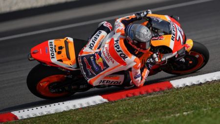 Der amtierende MotoGP-Weltmeister Marc Marquez kehrte 2020 zum ersten Mal an der Seite seines Rookie-Teamkollegen Alex Marquez auf seine RC213V zurück, da die neue MotoGP-Weltmeisterschaftssaison mit Testfahrten in Malaysia beginnt.