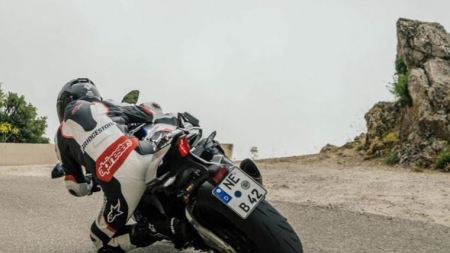Der Battlax Hypersport S22 ist Bridgestones neuester Hypersport-Reifen: Ein aufregend neues Produkt, dass dir ermöglicht, die ganze Performance deines Bikes zu nutzen.