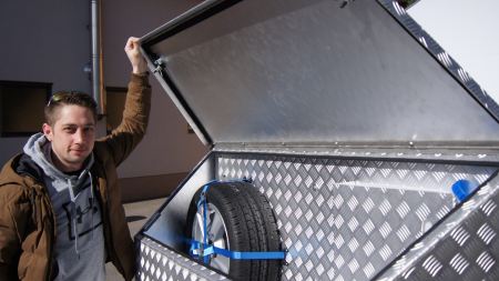 Wenn de Anhängerspezialist HUMER und der Techniker David Brand zusammenspielen, dann ensteht ein Motorradanhänger, welcher sämtliche Kundenansprüche erfüllt.