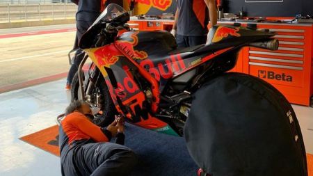 Pol Espargaró und Dani Pedrosa testen in Spielberg als erste MotoGP Fahrer nach der Corona Pause!