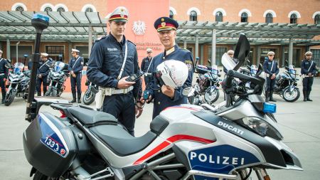 Eigentlich soll das Motorradfahrverbot in Tirol für alle Motorräder über 95db gelten - hier tauchen aber Probleme auf.
