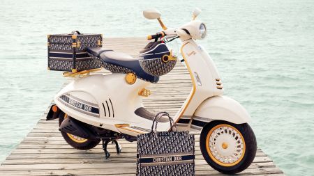 Vespa 946 Christian Dior als luxuriöse Sonderedition.