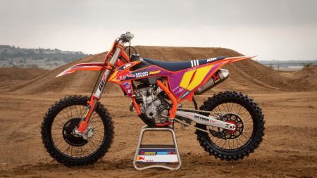KTM präsentiert die KTM 250 SX-F Troy Lee Designs 2021