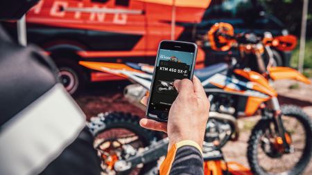 KTM-Neuheit: MYKTM-APP & Connectivity Unit für KTM SX-F Modell