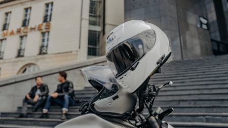 Mit den brandneuen Kommunikationssystemen 3S PLUS Boom und 3S PLUS Universal startet Sena mit zwei neuen Headsets für Motorrad- und Rollerhelme in die Saison 2021.