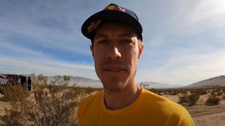 Cody nimmt uns mit auf sein Training für King of the Motos Rennen. Hard Enduro trägt hard zurecht.