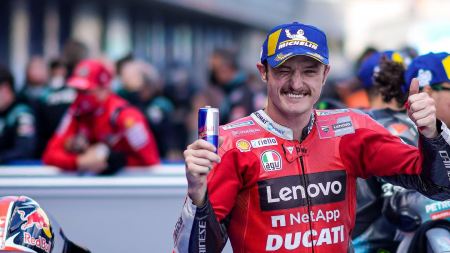 Jack Miller holt sich in einem actionreichen Rennen auf Ducati verdient den Sieg.