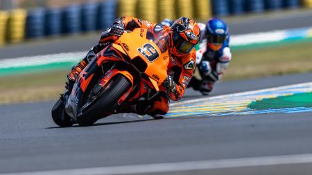 Danilo Petrucci fuhr mit seiner Tech3 KTM Factory Racing RC16 auf Platz 5 in einem rasanten Dry-Wet-Dry Shark Grand Prix de France in Le Mans. 