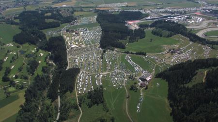 Camping direkt neben dem legendären Red Bull Ring - besser geht´s nicht für echte Motorsportfans!