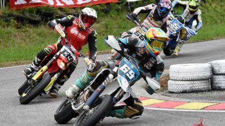 Die österreichische Staatsmeisterschaft im Supermoto war wieder im tschechischen Pisek zu Gast, wo die Rennen 3 & 4 stattfanden.