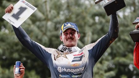 Mit zwei Siegen in der diesjährigen FIM Hard Enduro World Championship hat Billy Bolt von Rockstar Energy Husqvarna Factory Racing in der fünften Runde des Tennessee Knockout Extreme Enduro für Furore gesorgt. 