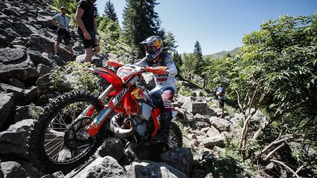 Obwohl das Red Bull TKO im Jahr 2021 bereits zum 11. Mal ausgetragen wird, ist es das erste Mal, dass die weltbesten Hard-Enduro-Fahrer auf heimischem Boden gegen die führenden US-Fahrer antreten.