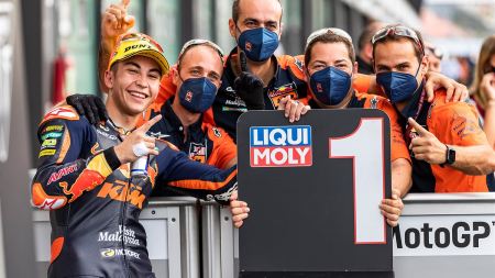 Die MotoGP machte in San Marino Halt für das erste von zwei nicht aufeinanderfolgenden Events auf dem flachen und kurvenreichen Misano World Circuit Marco Simoncelli.