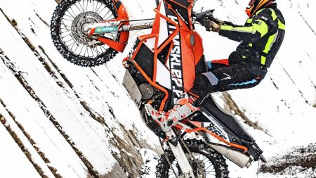 Was man mit Big Bikes machen kann, sehen wir in dem Video. Extrem leiwand. 