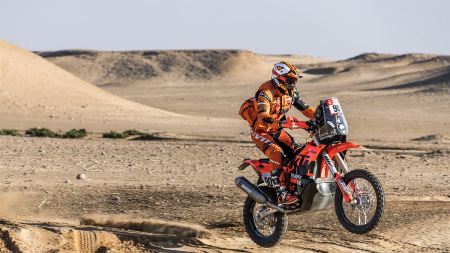Danilo Petrucci von Tech3 KTM Factory Racing startete als 22. und fühlte sich sofort wohl mit dem hohen Tempo und den kniffligen Strecken zu Beginn der Prüfung. Leider aufgrund einer Zeitstrafe von P3 auf P15 gewertet.