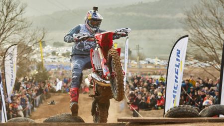 Der Brite Jonny Walker auf Beta holt den Sieg der Qualifikation beim Xtreme Race, dominiert alle Rennen und zeigt, warum er einer der besten Extrem-Enduro-Fahrer der Gegenwart ist. 