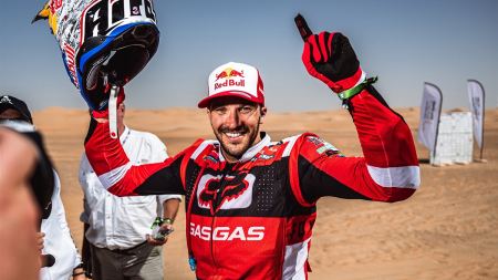 Mit einer beeindruckenden fahrerischen Leistung auf der fünften und letzten Etappe der Abu Dhabi Desert Challenge 2022 hat Sam Sunderland die Veranstaltung mit Stil gewonnen!